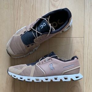 On Running Athletic Shoes in Tan and Black